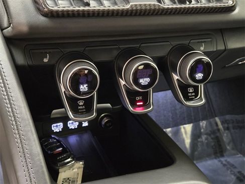 Used 2021 Audi R8 V10 w/ Premium Package image 35