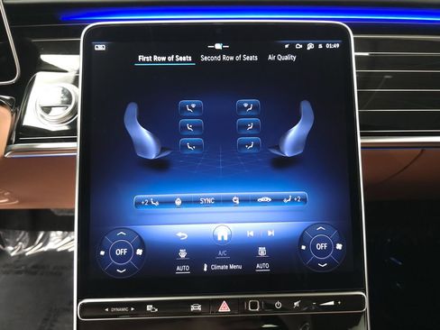 Used 2023 Mercedes-Benz S 580 4MATIC Sedan w/ 3D Technology Package image 18