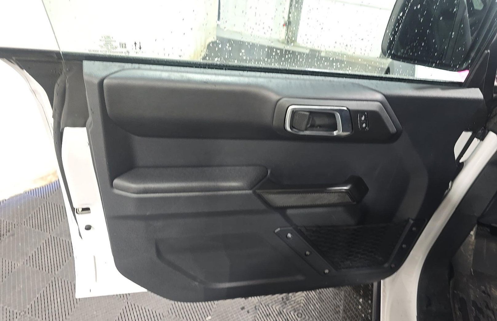 Used 2025 Ford Bronco Badlands AWD/4WD image 9