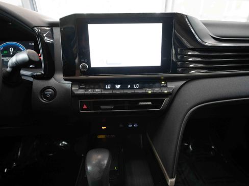 Used 2025 Toyota Camry LE FWD image 17
