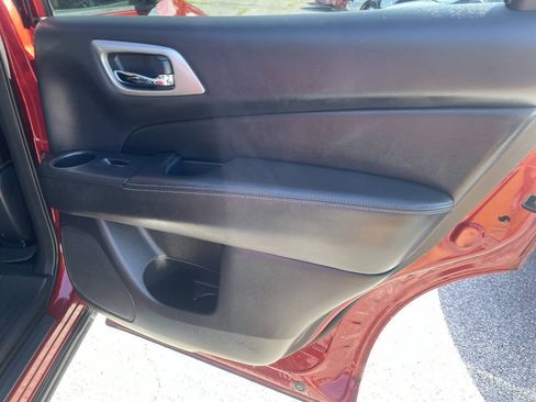 Used 2017 Nissan Pathfinder SL w/ SL Premium Package AWD/4WD image 28
