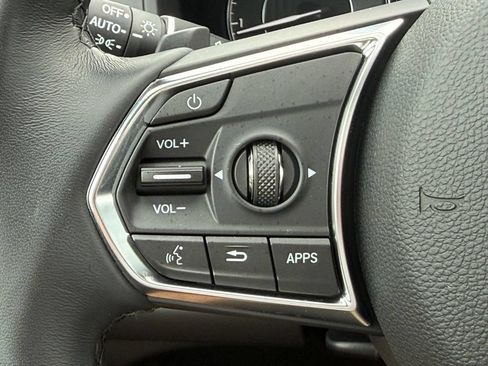 Used 2025 Acura RDX SH-AWD image 17
