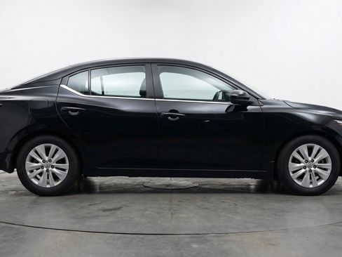 Used 2025 Nissan Sentra S FWD image 11