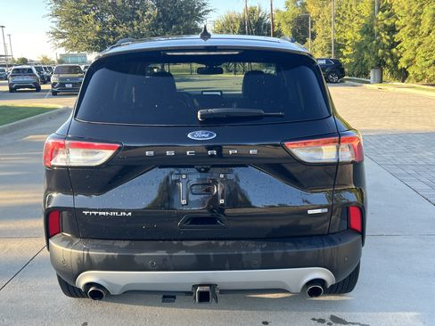 Used 2020 Ford Escape Titanium w/ Titanium Premium Package 2.0 AWD/4WD image 8