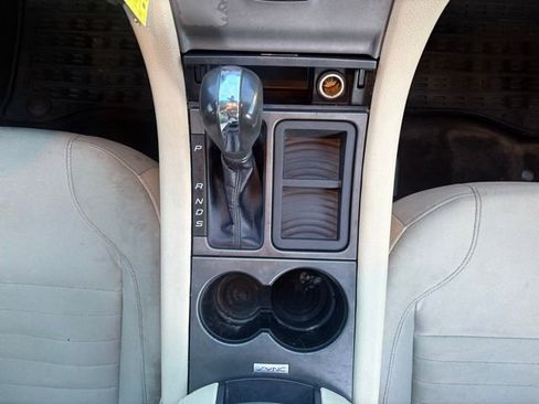 Used 2016 Ford Taurus SE image 24