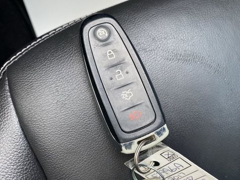 Used 2017 Ford Escape Titanium image 31