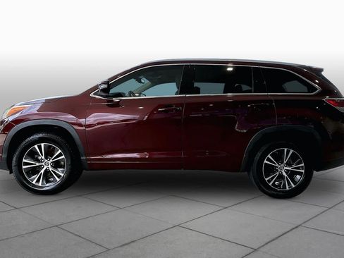 Used 2016 Toyota Highlander XLE FWD image 32