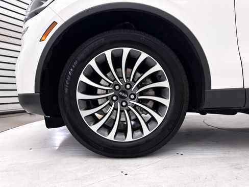 Used 2020 Lincoln Aviator Reserve w/ Elements Package Plus AWD/4WD image 17