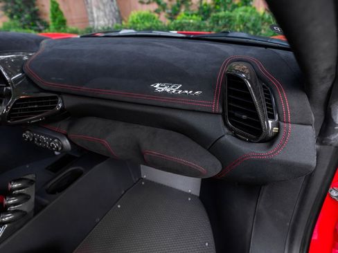 Used 2015 Ferrari 458 Speciale Coupe RWD image 19