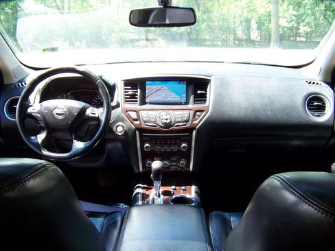 Used 2013 Nissan Pathfinder Platinum w/ Platinum Premium Pkg AWD/4WD image 21