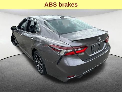 Used 2023 Toyota Camry SE w/ Cold Weather Package image 8