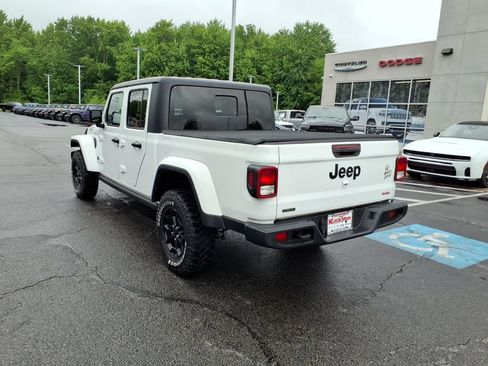 Used 2021 Jeep Gladiator Sport AWD/4WD image 8