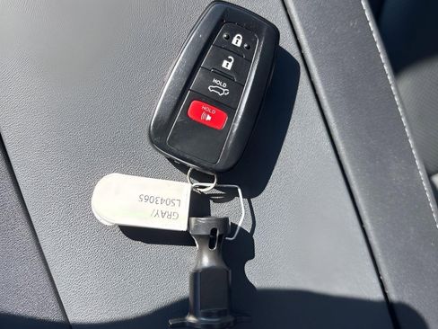 Used 2020 Toyota Highlander Limited AWD/4WD image 31