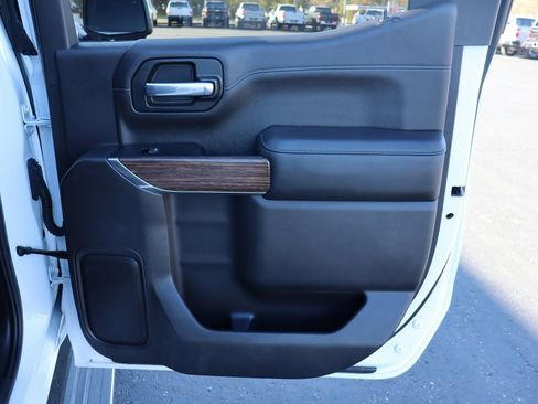 Used 2020 Chevrolet Silverado 1500 High Country w/ Technology Package image 31