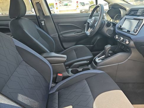 Used 2023 Nissan Versa SV FWD image 10