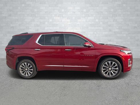 Used 2023 Chevrolet Traverse Premier image 3
