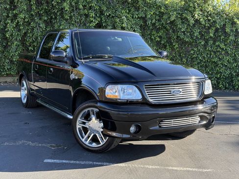 Used 2002 Ford F150 Harley-Davidson image 2