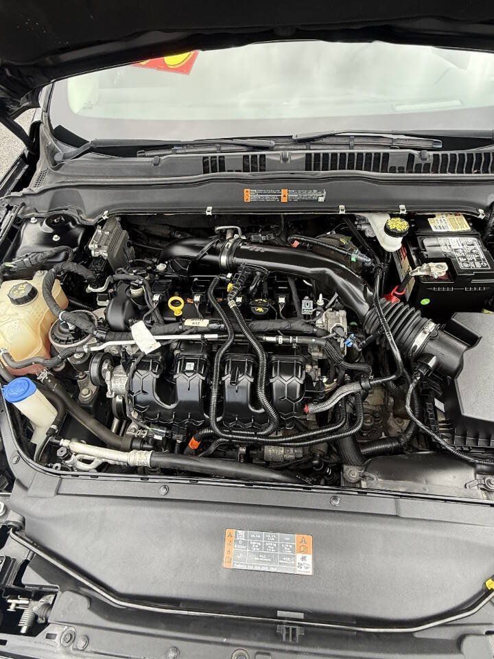 Used 2020 Ford Fusion Titanium FWD image 16