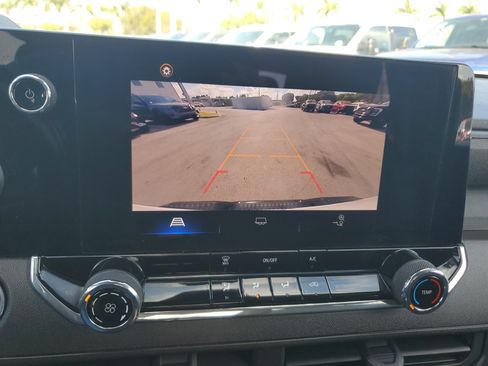 Used 2023 Chevrolet Colorado W/T image 10