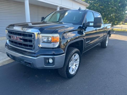 Used 2015 GMC Sierra 1500 SLE w/ SLE Value Package AWD/4WD image 4