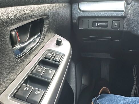 Used 2017 Subaru Crosstrek 2.0i Premium image 18