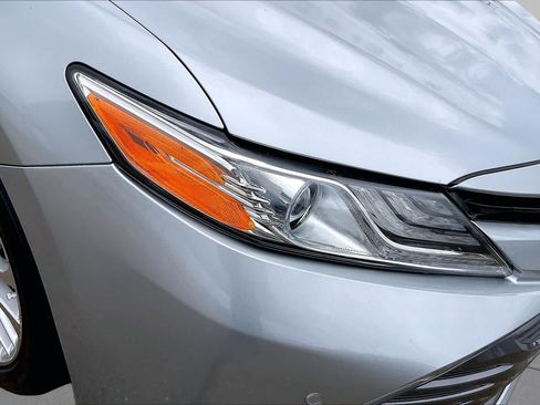 Used 2018 Toyota Camry XLE FWD image 28