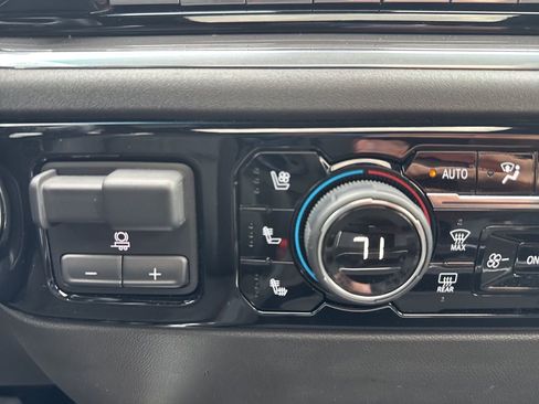 Used 2024 Chevrolet Silverado 2500 High Country w/ Z71 Off-Road Package image 34