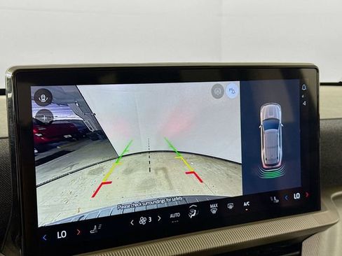Used 2025 Ford Explorer Active RWD image 14