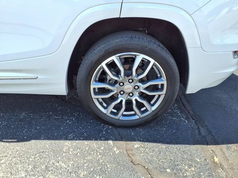 Used 2024 GMC Terrain Denali w/ Denali Premium Package AWD/4WD image 23