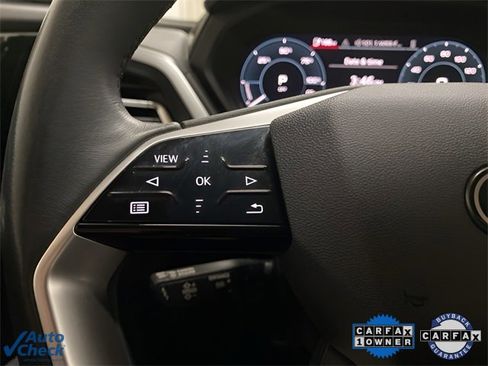 Used 2024 Audi Q4 e-tron Premium image 28