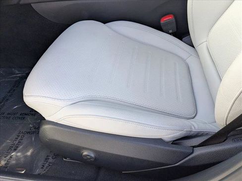 New 2025 Mercedes-Benz C 300 4MATIC Sedan image 4