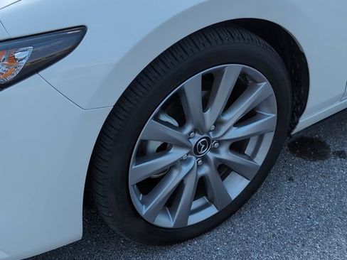 Used 2023 MAZDA MAZDA3 s FWD image 11