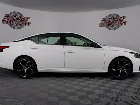Used 2024 Nissan Altima 2.5 SR FWD image 8