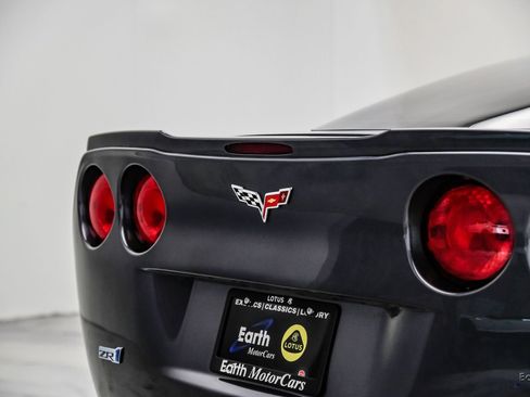 Used 2010 Chevrolet Corvette ZR1 w/ Preferred Equipment Group RWD image 17