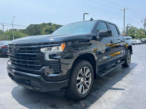 Used 2023 Chevrolet Silverado 1500 RST w/ Convenience Package II AWD/4WD image 4