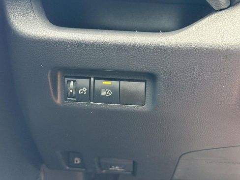 Used 2024 Toyota RAV4 LE AWD/4WD image 18