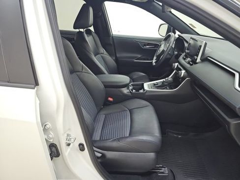Used 2021 Toyota RAV4 XSE AWD/4WD image 19