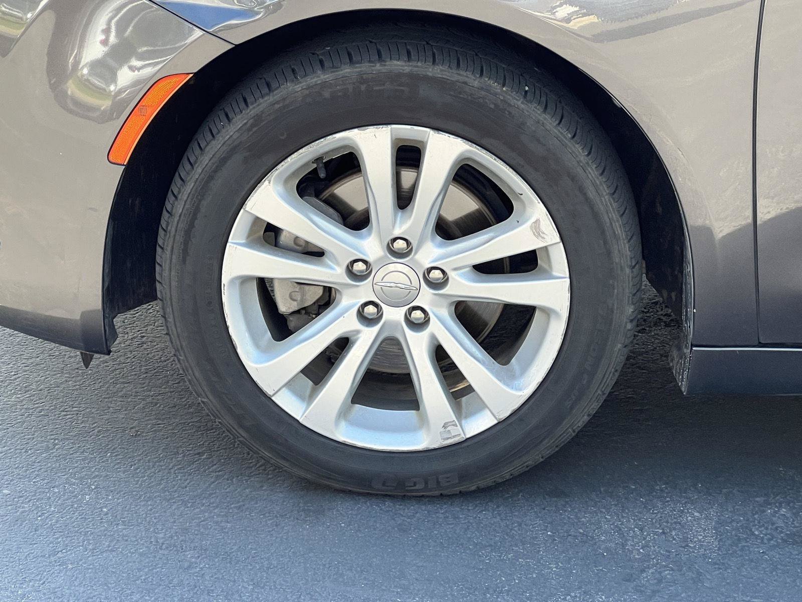 Used 2015 Chrysler 200 Limited w/ Convenience Group FWD image 22