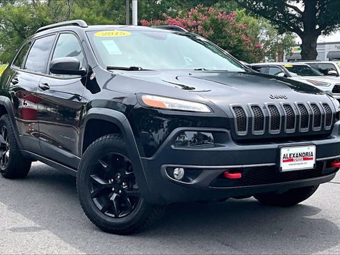 Used 2015 Jeep Cherokee Trailhawk w/ Leather Interior Group AWD/4WD image 2