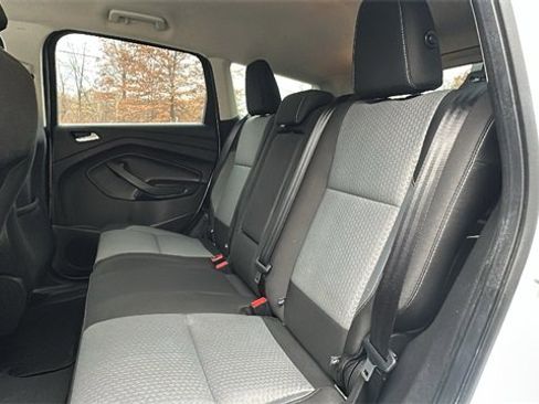 Used 2019 Ford Escape SE image 27