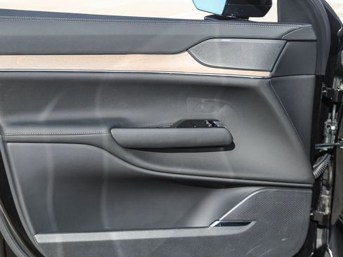 New 2025 Volvo EX90 Ultra image 22