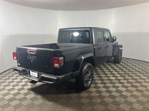 Used 2021 Jeep Gladiator Sport image 8