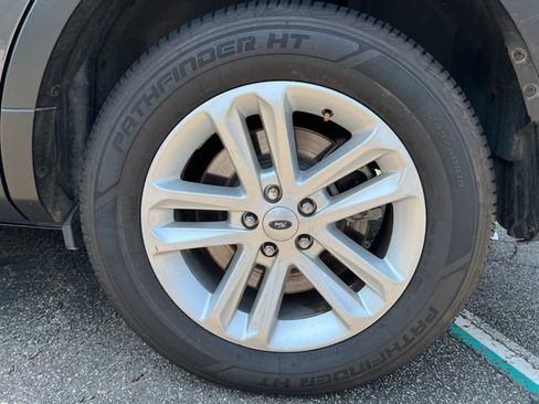 Used 2017 Ford Explorer XLT FWD image 22