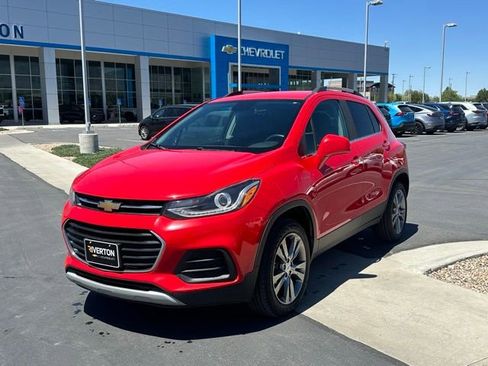 Certified 2020 Chevrolet Trax LT w/ LT Convenience Package AWD/4WD image 29
