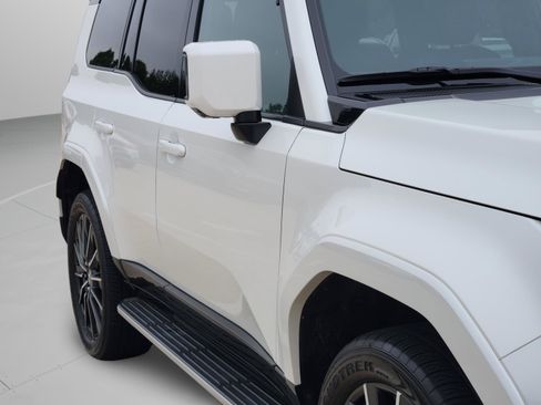 Used 2024 Lexus GX 550 w/ Accessory Package (Z1) AWD/4WD image 41