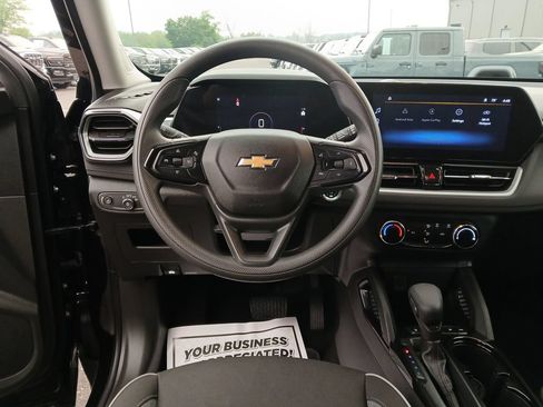 Used 2024 Chevrolet TrailBlazer LT w/ Driver Confidence Package AWD/4WD image 14