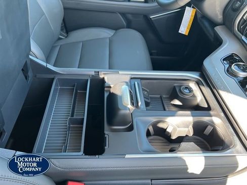 New 2026 Ford Expedition Active RWD image 17