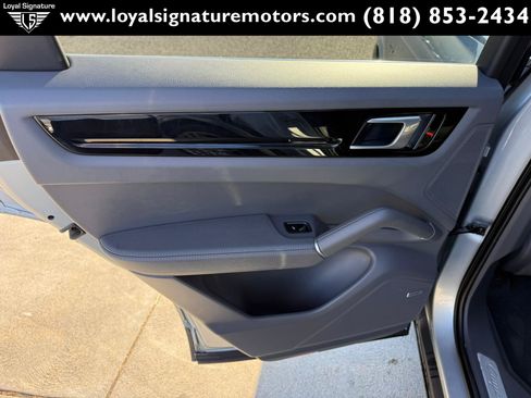 Used 2021 Porsche Cayenne E-Hybrid AWD/4WD image 14