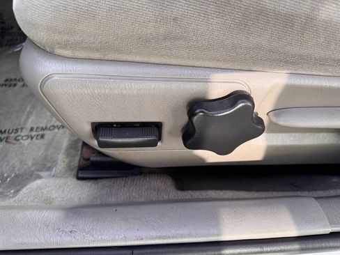 Used 2004 Chevrolet Impala w/ Preferred Equipment Group image 17