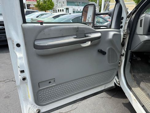 Used 2003 Ford F550 2WD Regular Cab Super Duty image 20